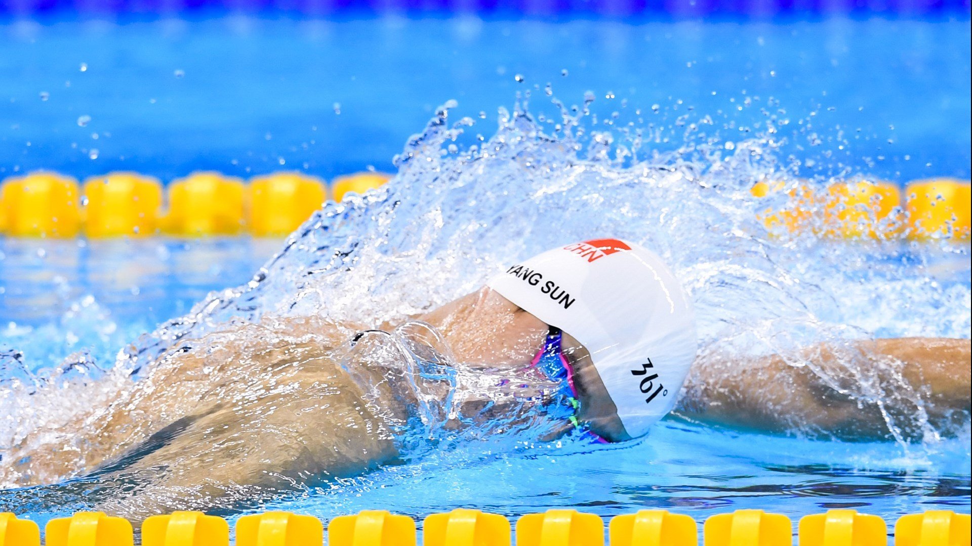 安德烈斯·特米尼奥和埃莉亚·卡纳莱斯在欧洲锦标赛中打破西班牙反曲弓混合团体纪录